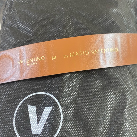 🆕 Valentino, by Mario Valentino Reversible Belt😍 - Picture 8 of 8